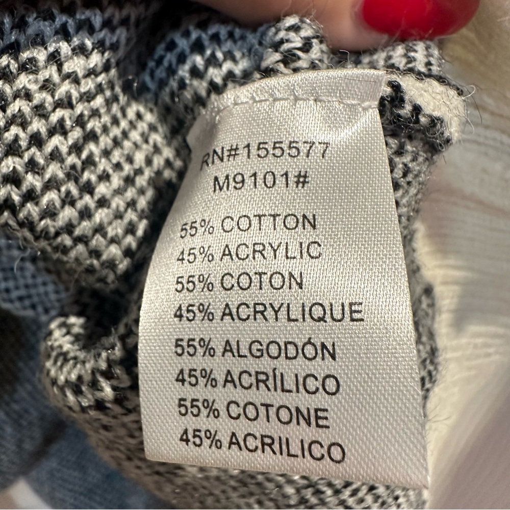 MIRACLE NWT Cozy Black and White Sweater - Picture 9 of 10